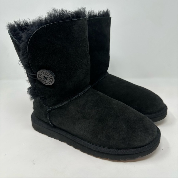 UGG Bailey Button Shearling Boots - Picture 1 of 8